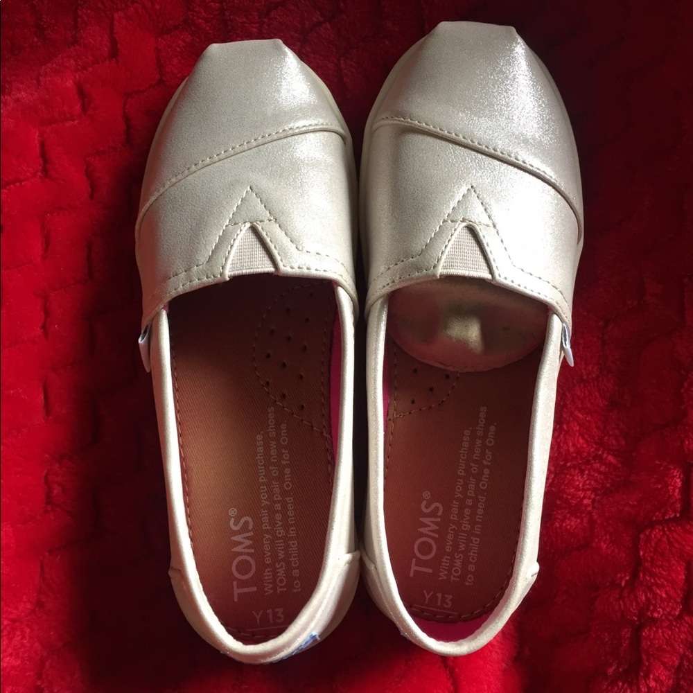 Toms youth size 13